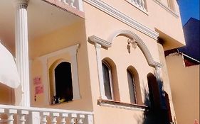 Ádám Apartmanház